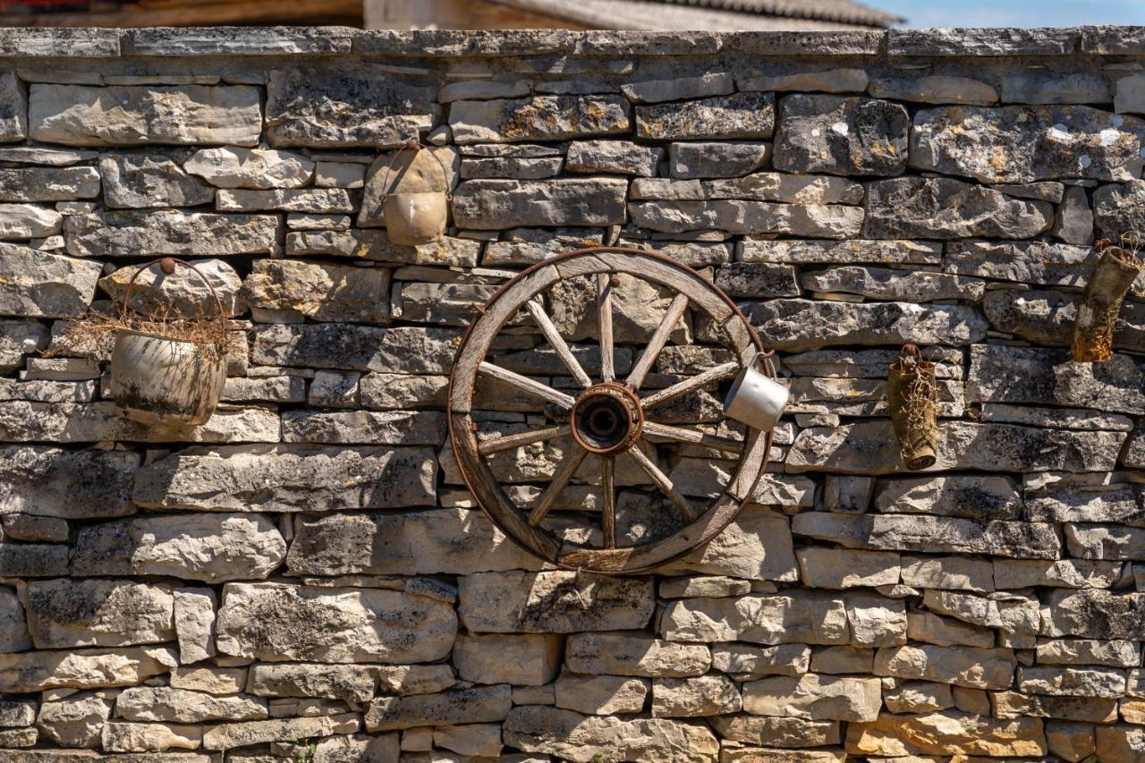 Villa Janko Sveti Lovreč Pazenatički Exteriér fotografie